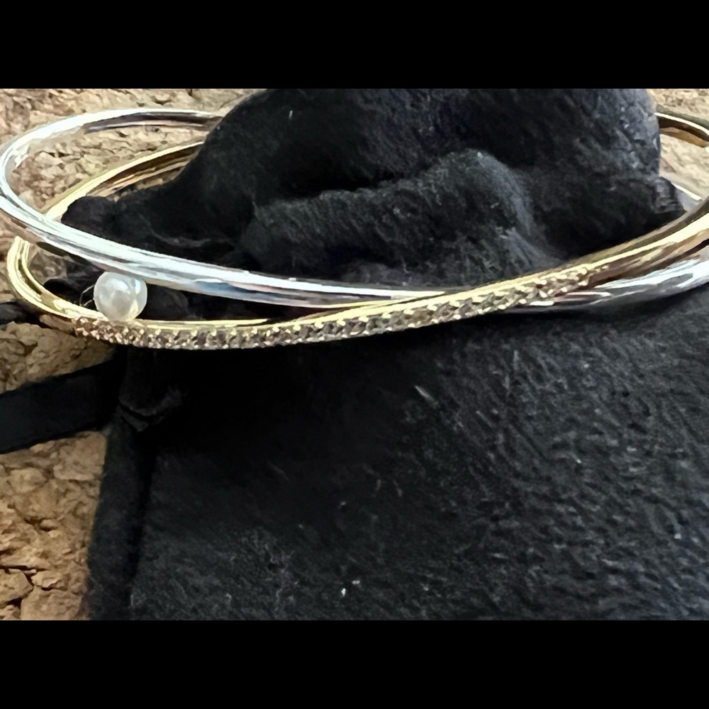 NWT Lucky Brand two tones cuff bracket with a pearl and something sparkly